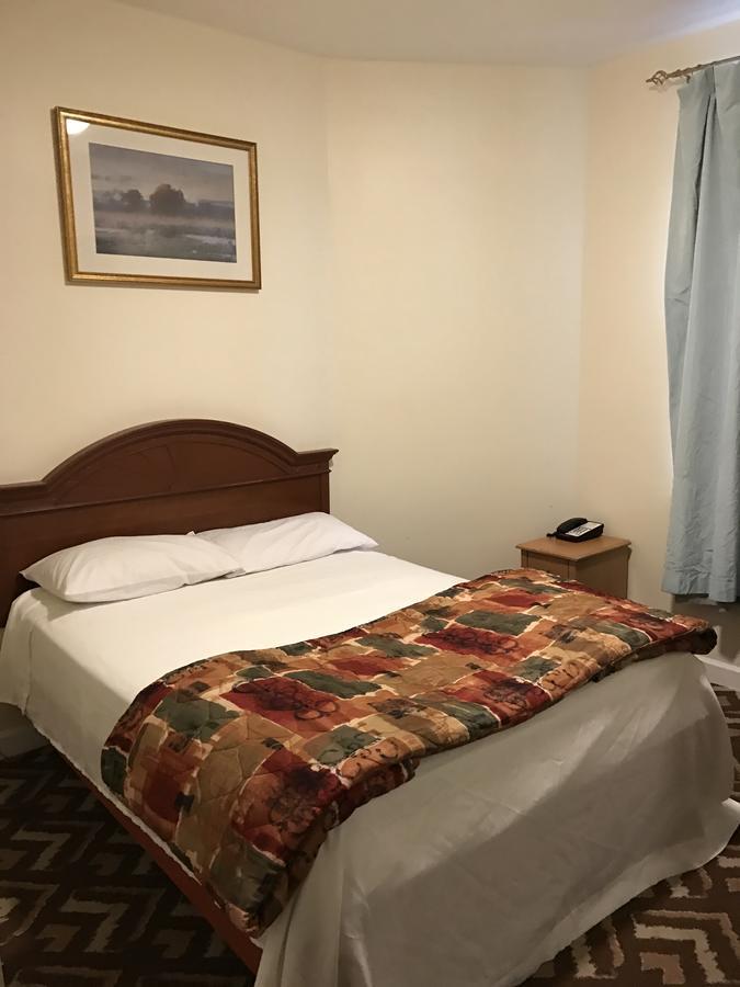 Waterbury Big Apple Motel Eksteriør billede