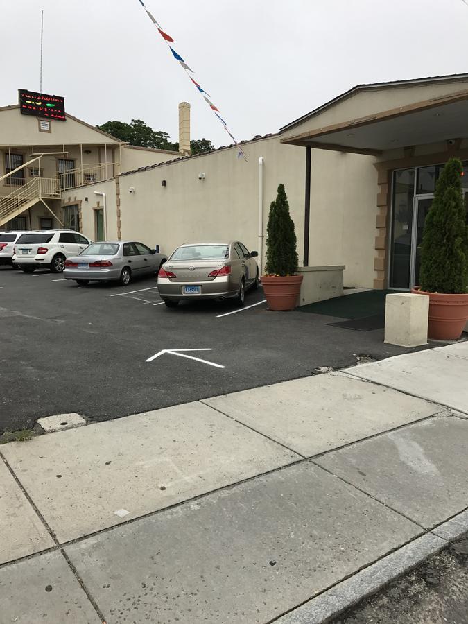 Waterbury Big Apple Motel Eksteriør billede